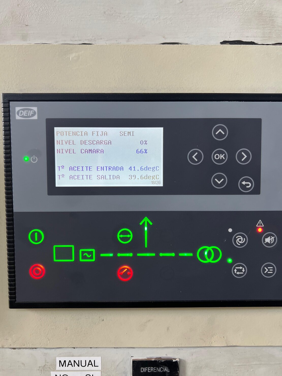 Controlador electrónico instalado en tablero de control